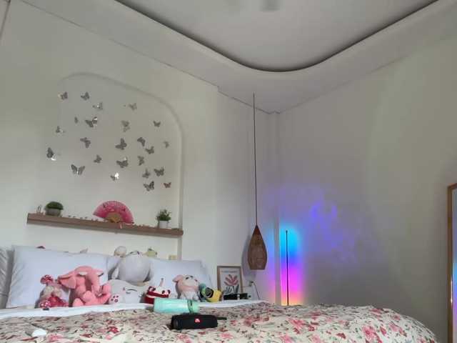 keirasworldd live cam preview