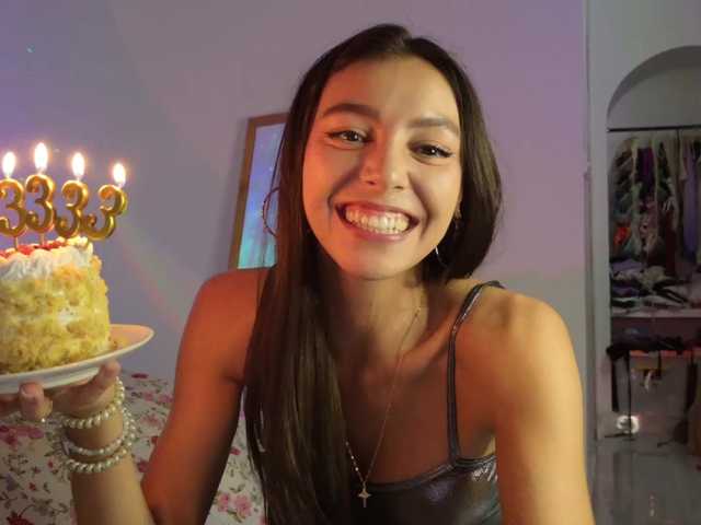 keirasworldd live cam on BongaCams