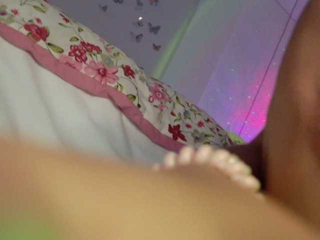 keirasworldd live cam on BongaCams