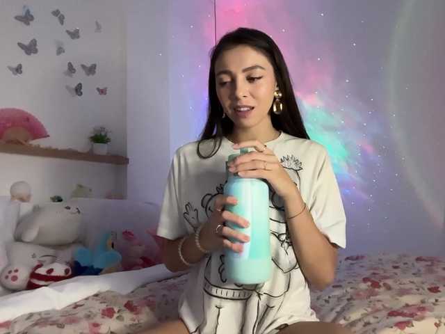 keirasworldd live cam on BongaCams