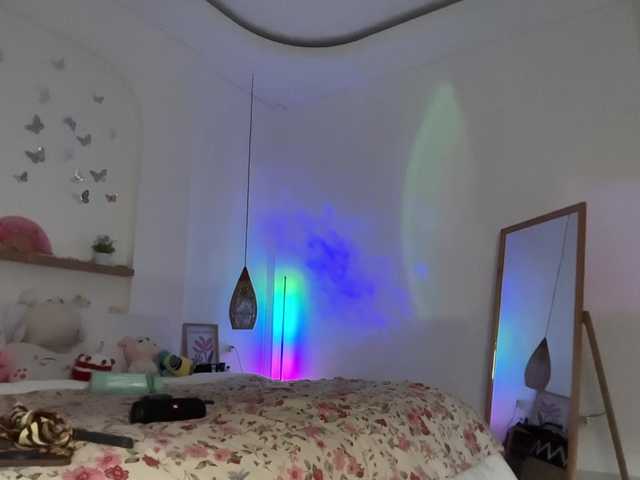 keirasworldd live cam on BongaCams
