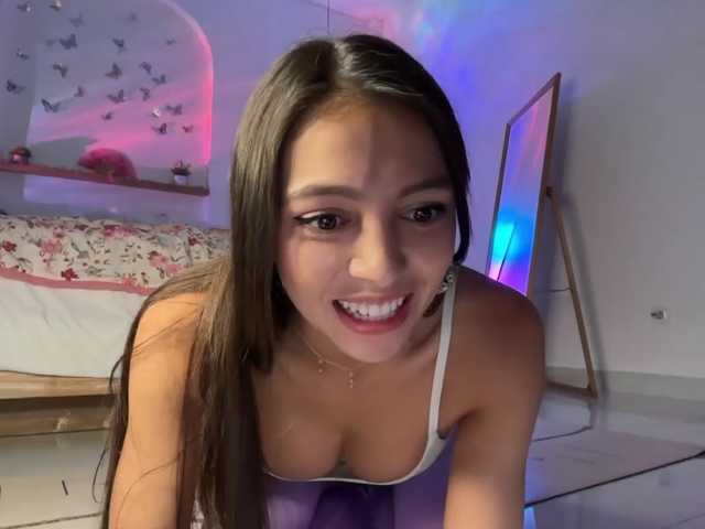 keirasworldd live cam on BongaCams