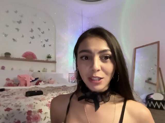 keirasworldd live webcam show