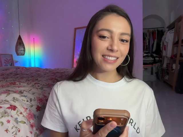 keirasworldd live cam on BongaCams