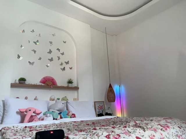 keirasworldd live cam on BongaCams