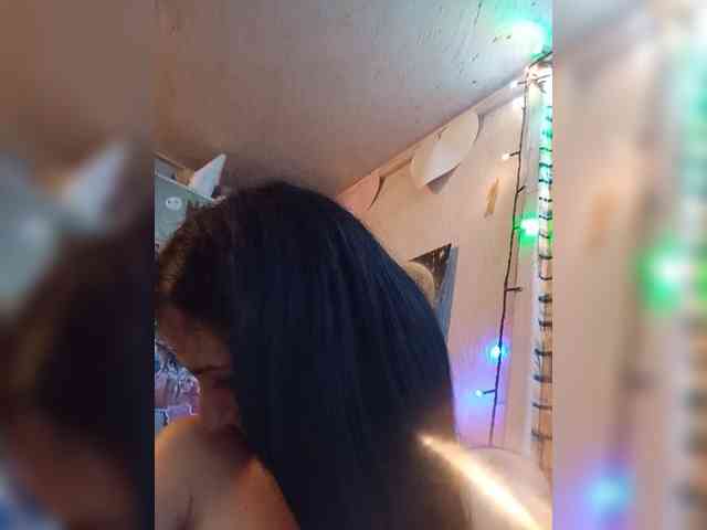 couplereal webcam