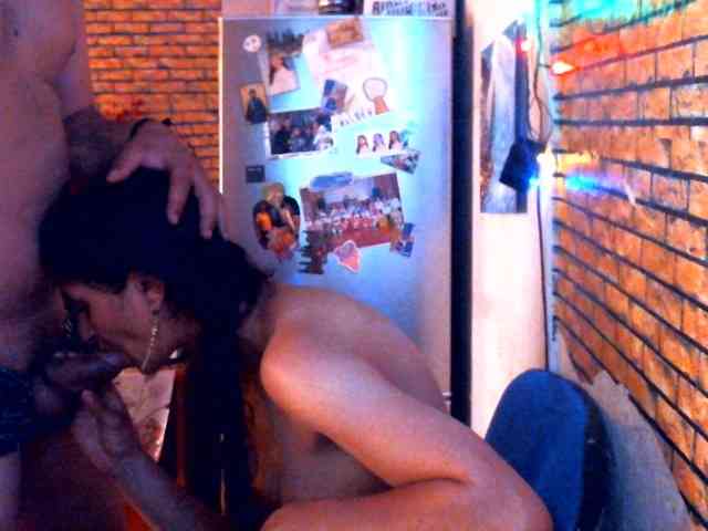 couplereal webcam