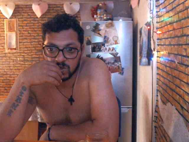 couplereal webcam