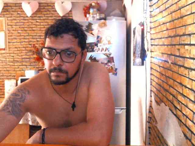 couplereal webcam