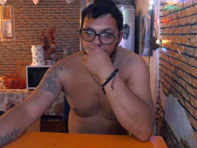 couplereal webcam