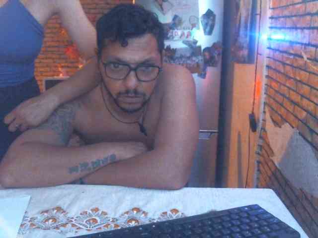 couplereal webcam