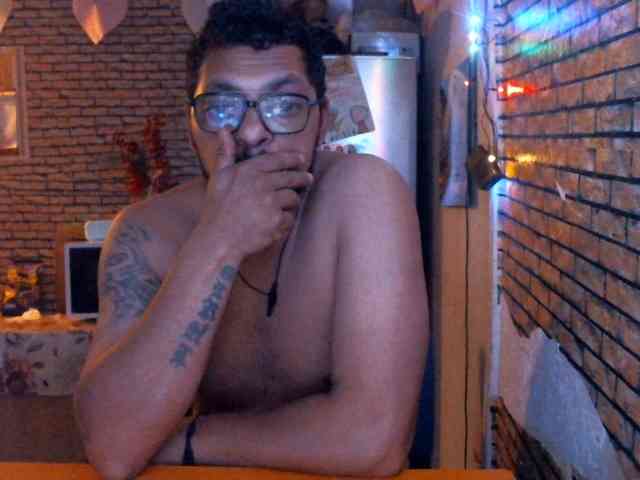 couplereal webcam