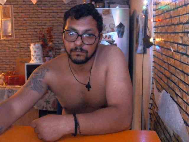 couplereal webcam