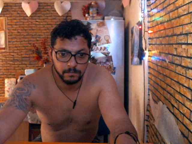 couplereal webcam
