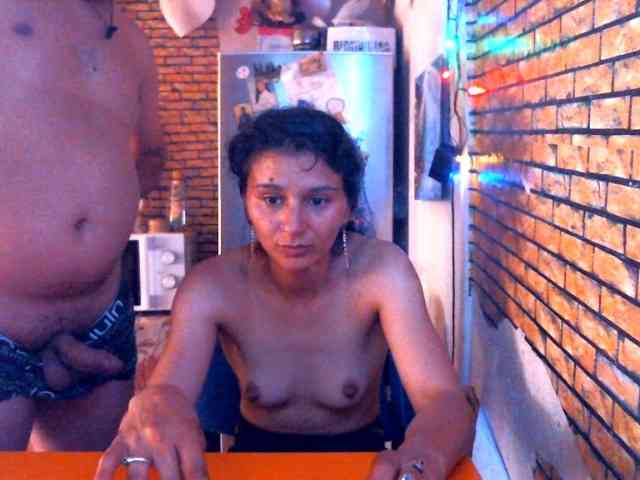couplereal webcam