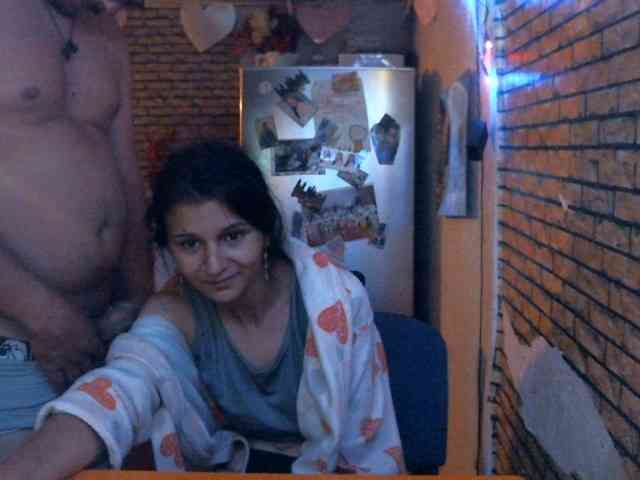 couplereal webcam