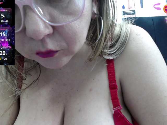 big-tits-horny live cam on BongaCams