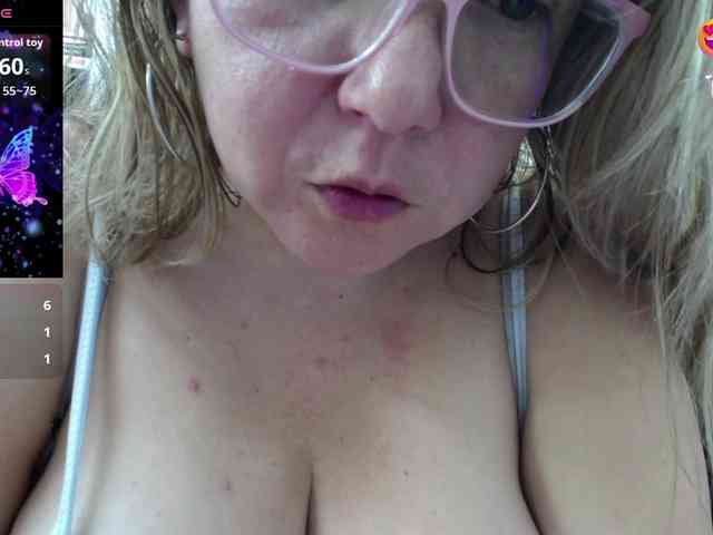 big-tits-horny webcam