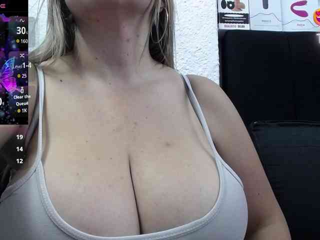 big-tits-horny webcam