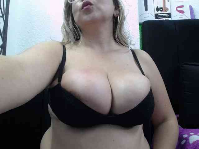 big-tits-horny webcam