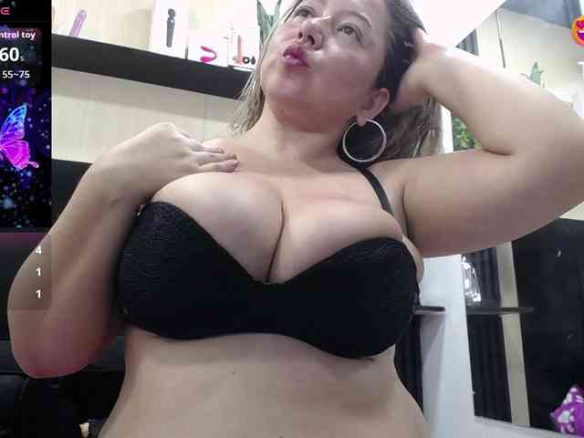 big-tits-horny webcam