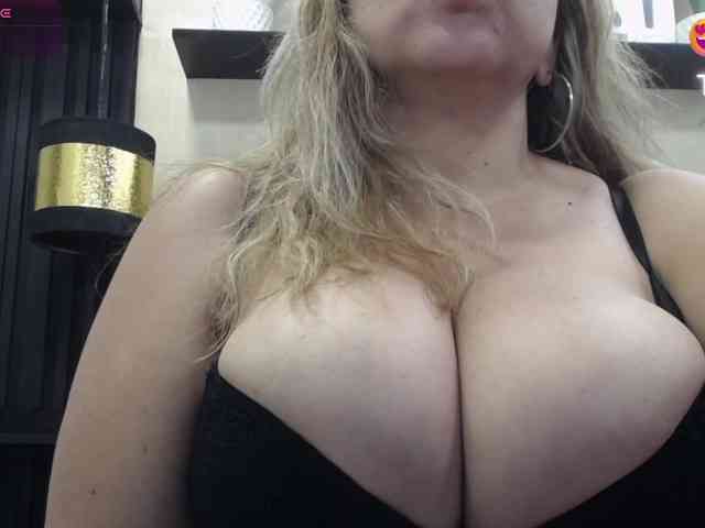 big-tits-horny webcam