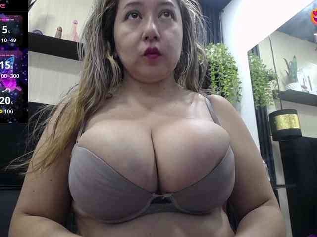 big-tits-horny webcam