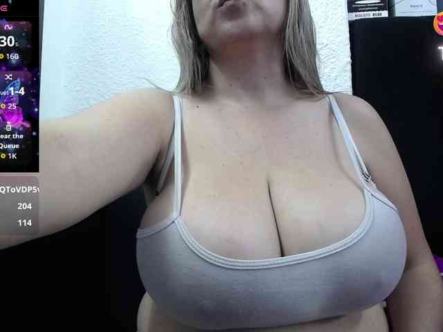 big-tits-horny webcam