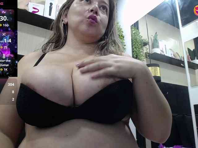 big-tits-horny webcam