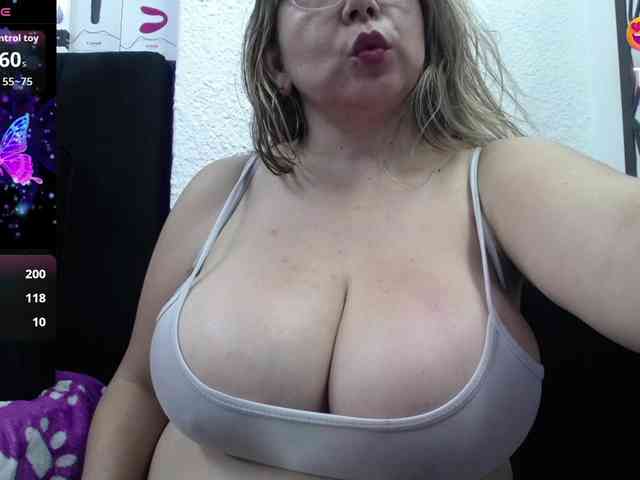 big-tits-horny webcam