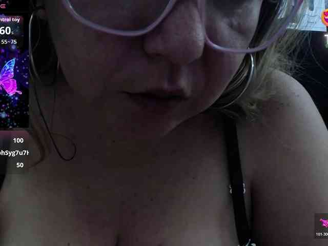 big-tits-horny webcam