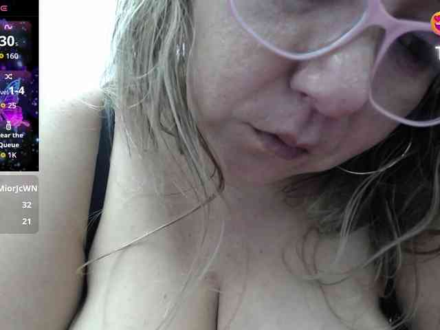 big-tits-horny webcam