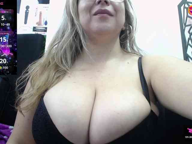 big-tits-horny webcam