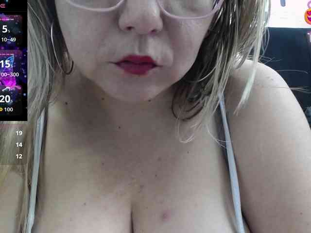 big-tits-horny webcam