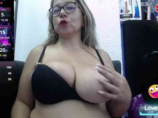 big-tits-horny webcam
