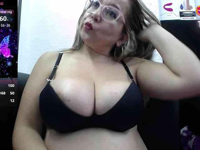 big-tits-horny webcam
