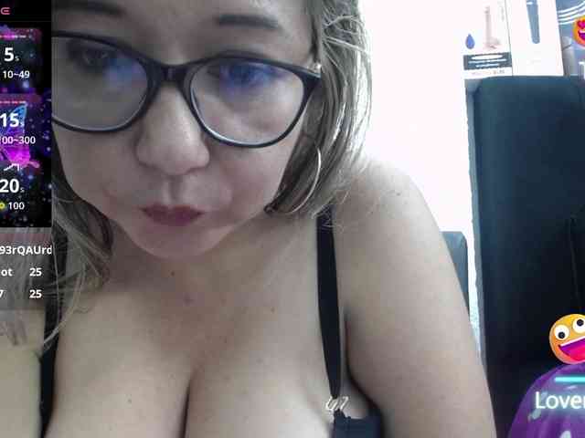 big-tits-horny webcam