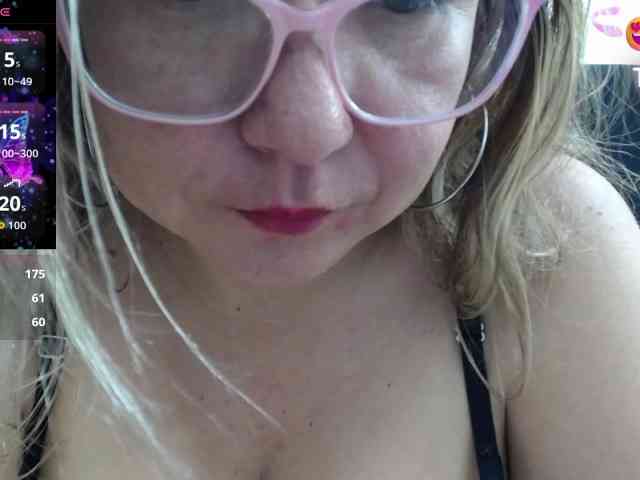 big-tits-horny webcam