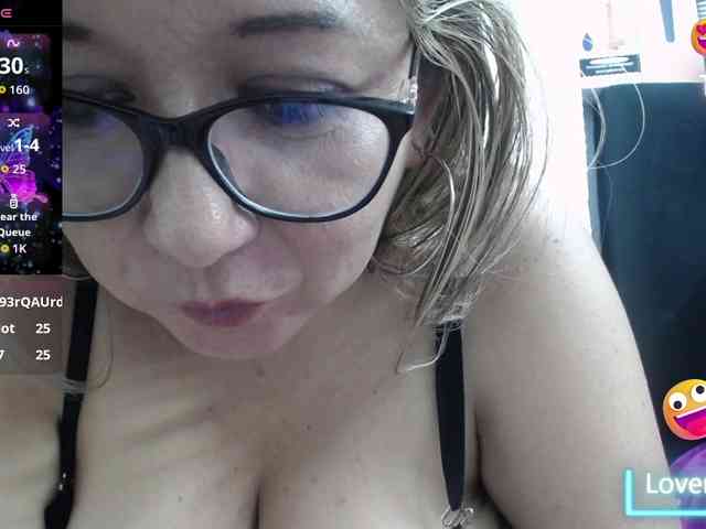 big-tits-horny webcam