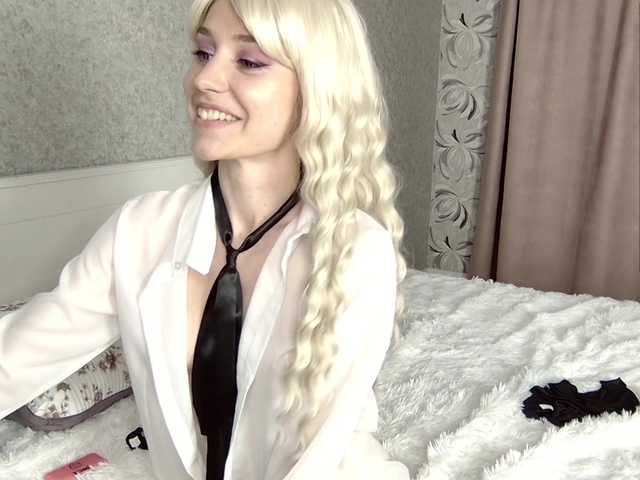 MillaLunaStiy's BongaCams show and profile