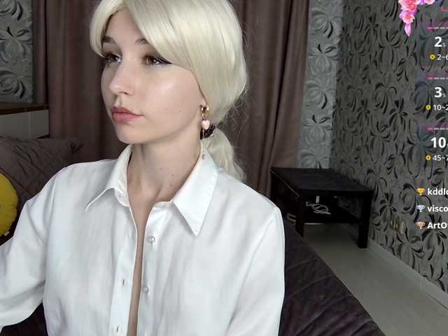 MillaLunaStiy live cam on BongaCams