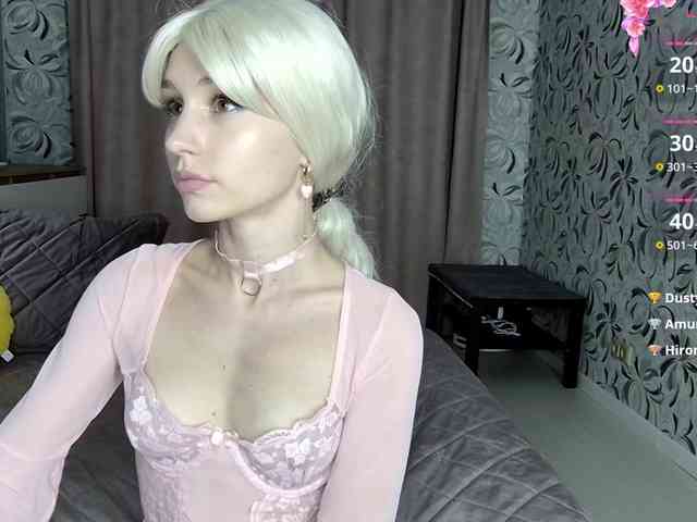 MillaLunaStiy webcam