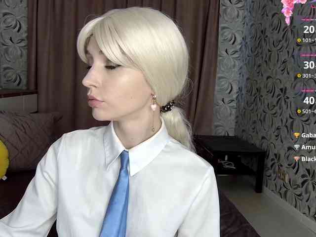 MillaLunaStiy webcam