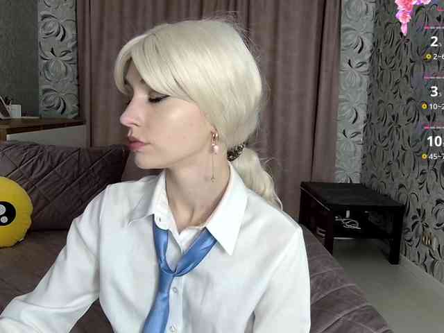 Model: MillaLunaStiy