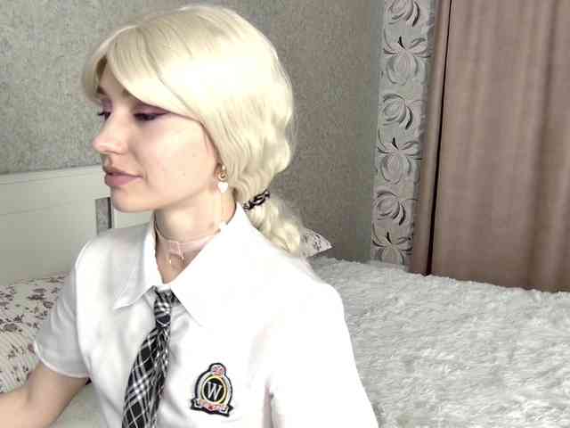 Модель: MillaLunaStiy