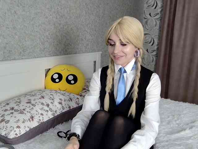 Model: MillaLunaStiy