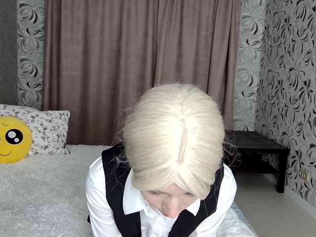 MillaLunaStiy webcam