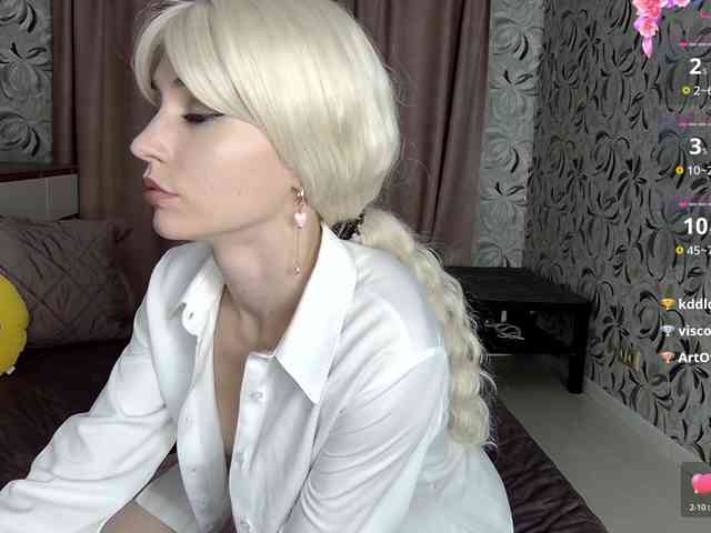 MillaLunaStiy webcam
