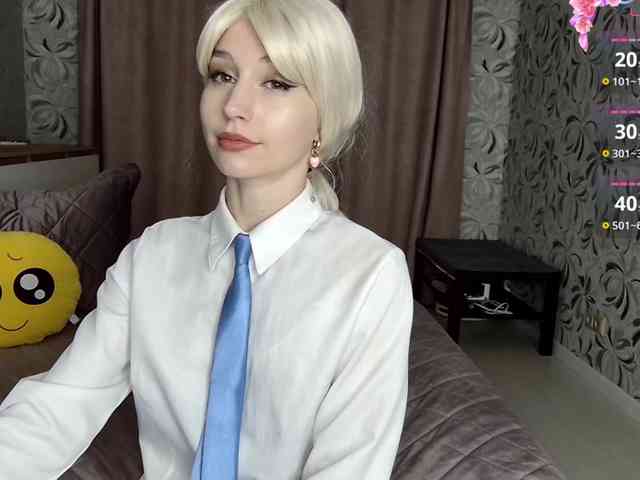 Millalunastiy's cam show statistics and live stream