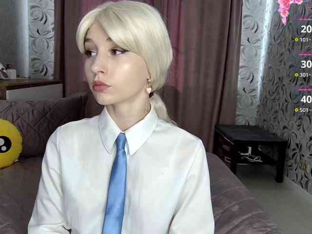 MillaLunaStiy webcam